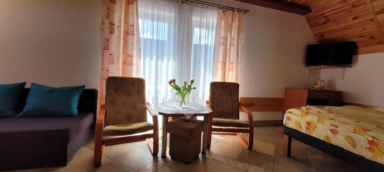 Kama Homestay *